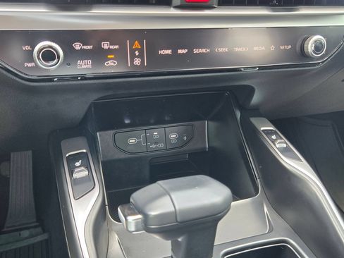 Used 2025 Kia Sorento S w/ Panoramic Sunroof Package FWD image 30