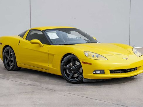 Used 2007 Chevrolet Corvette w/ Performance Package image 6