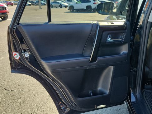 Used 2023 Toyota 4Runner TRD Off-Road Premium w/ Moonroof Package AWD/4WD image 12