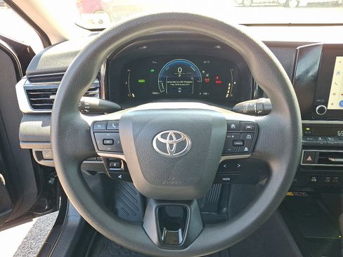 Used 2025 Toyota Camry LE FWD image 19