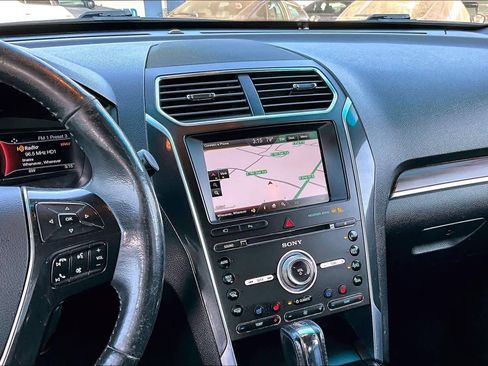 Used 2016 Ford Explorer Limited image 6