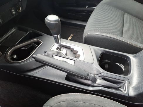 Used 2018 Toyota RAV4 XLE FWD image 16