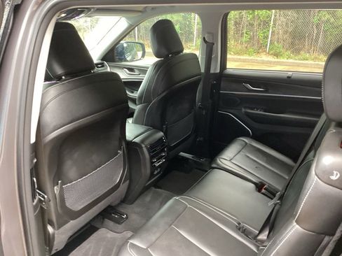 Used 2024 Jeep Grand Cherokee L Limited w/ Luxury Tech Group II AWD/4WD image 41