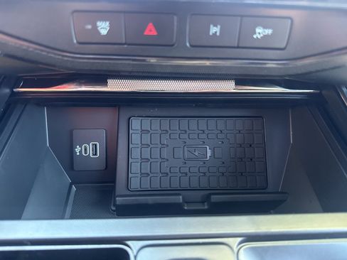 New 2025 Ford F150 Lightning Platinum image 32