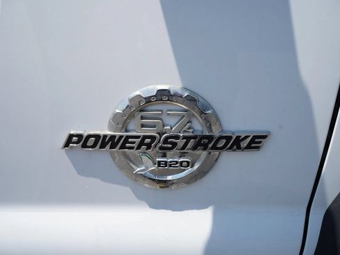Used 2015 Ford F550 4x4 Crew Cab Super Duty image 31
