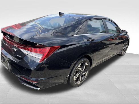 Used 2023 Hyundai Elantra Limited FWD image 7