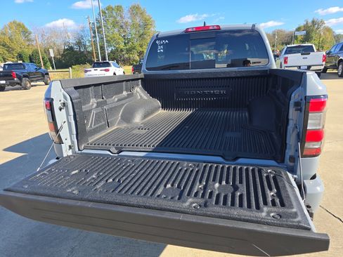 Used 2025 Nissan Frontier PRO-4X image 14