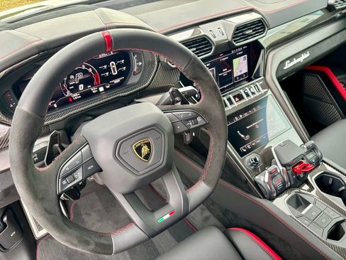 Used 2024 Lamborghini Urus Performante image 14