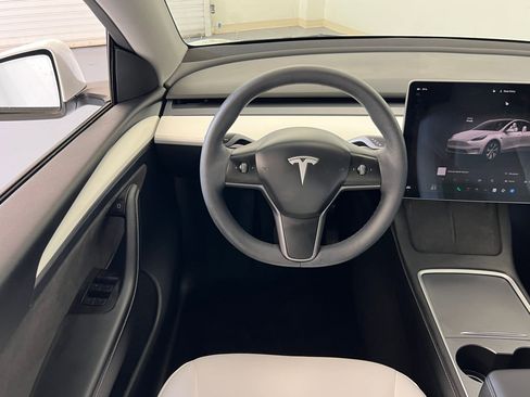 Used 2023 Tesla Model Y Long Range image 22