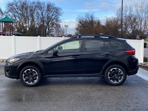 Used 2023 Subaru Crosstrek 2.0i image 3
