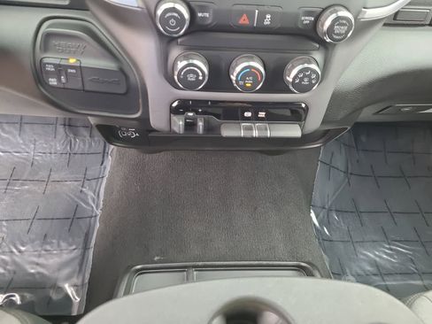 Used 2024 RAM 2500 Big Horn image 25