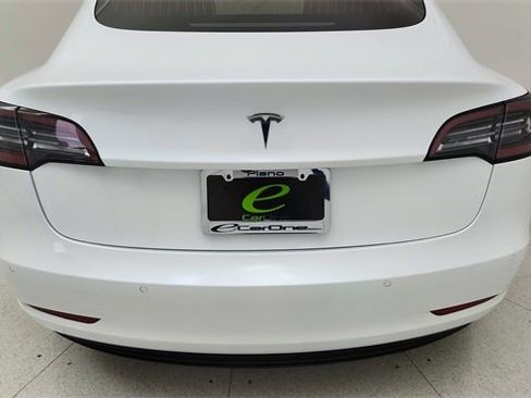 Used 2020 Tesla Model 3 Standard Range Plus image 11