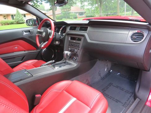 Used 2011 Ford Mustang GT Premium w/ GT Coupe Accessory Pkg 5 image 13