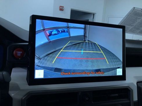 Certified 2024 Toyota Tacoma TRD Off-Road image 21