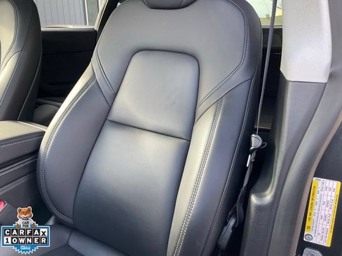 Used 2024 Tesla Model Y Long Range AWD/4WD image 19