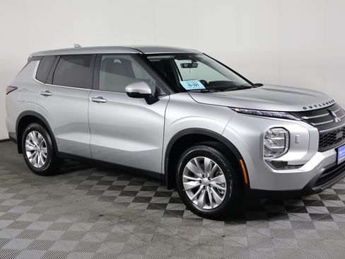 New 2026 Mitsubishi Outlander ES AWD/4WD image 4