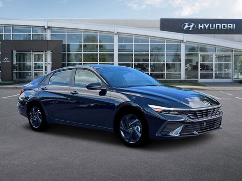 New 2026 Hyundai Elantra Sport image 10