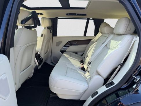 New 2026 Land Rover Range Rover Long Wheelbase SE AWD/4WD image 18