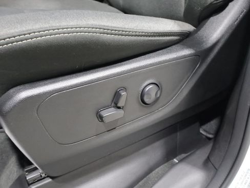 Used 2024 RAM 1500 Big Horn AWD/4WD image 11