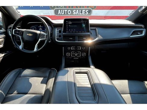 Used 2023 Chevrolet Suburban Premier image 16