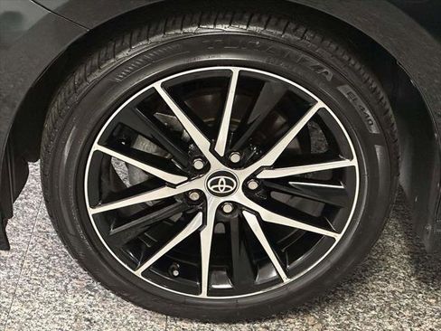 Used 2023 Toyota Camry SE w/ Cold Weather Package FWD image 11