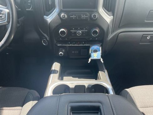 Used 2022 Chevrolet Silverado 1500 LT Trail Boss w/ Bed Protection Package AWD/4WD image 11