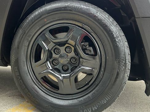 Used 2015 Jeep Renegade Sport w/ Power & Air Group image 37