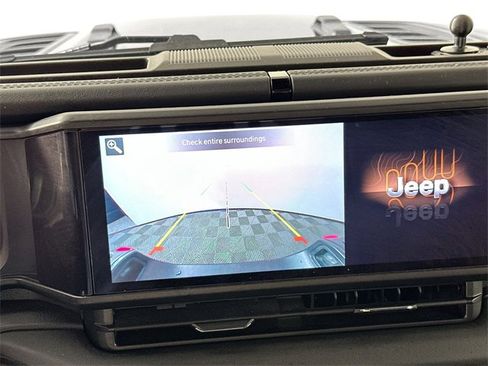 Used 2024 Jeep Gladiator Rubicon w/ Safety Group image 13