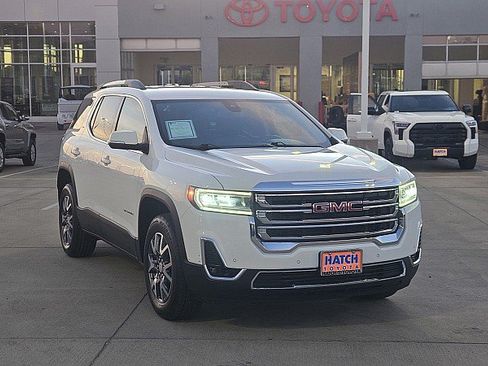 Used 2022 Toyota RAV4 Limited AWD/4WD image 2