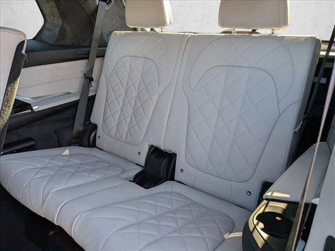 New 2026 BMW X7 xDrive40i image 17