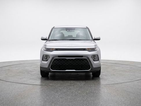 Used 2025 Kia Soul LX w/ LX Technology Package FWD image 2