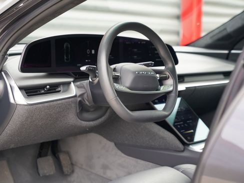 Used 2023 Lucid Air Touring AWD/4WD image 9