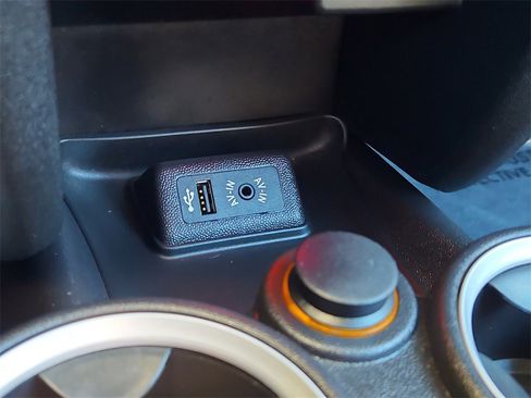 Used 2015 MINI Cooper S image 17