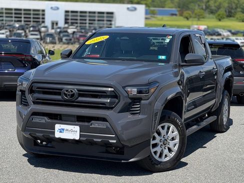 Certified 2025 Toyota Tacoma SR5 AWD/4WD image 1