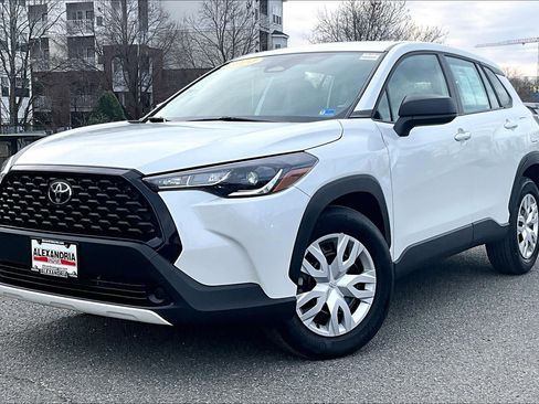 Used 2024 Toyota Corolla Cross L image 1