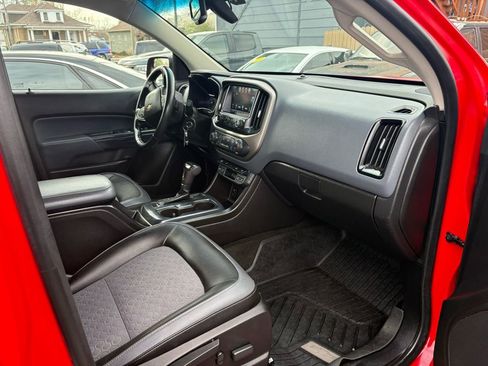 Used 2017 Chevrolet Colorado Z71 image 32