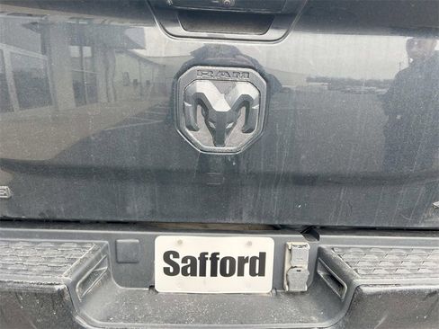 Used 2022 RAM 2500 Laramie w/ Night Edition image 17