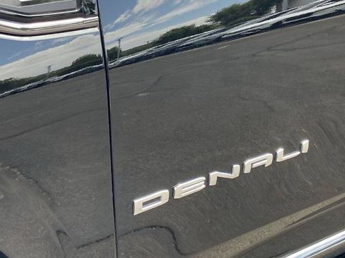 Used 2024 GMC Yukon XL Denali Ultimate AWD/4WD image 28