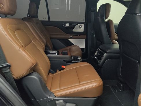 Used 2020 Lincoln Aviator Reserve w/ Equipment Group 202A AWD/4WD image 19