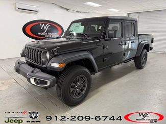 New 2026 Jeep Gladiator Sport video 1