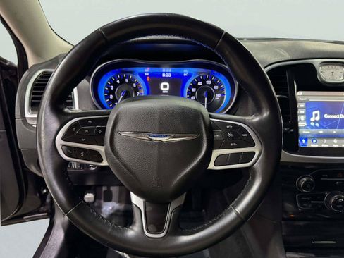 Used 2022 Chrysler 300 Touring w/ Sport Appearance Package RWD image 27