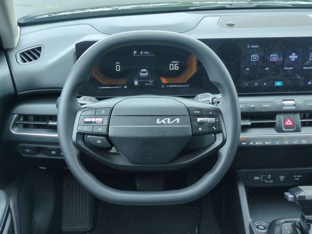 Used 2025 Kia K4 FWD image 15