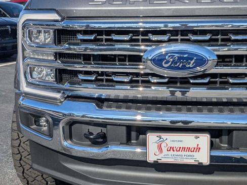 New 2025 Ford F550 4x4 Crew Cab Super Duty image 10