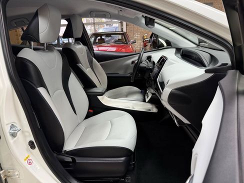 Used 2017 Toyota Prius Four Touring w/ Premium Convenience Package FWD image 25