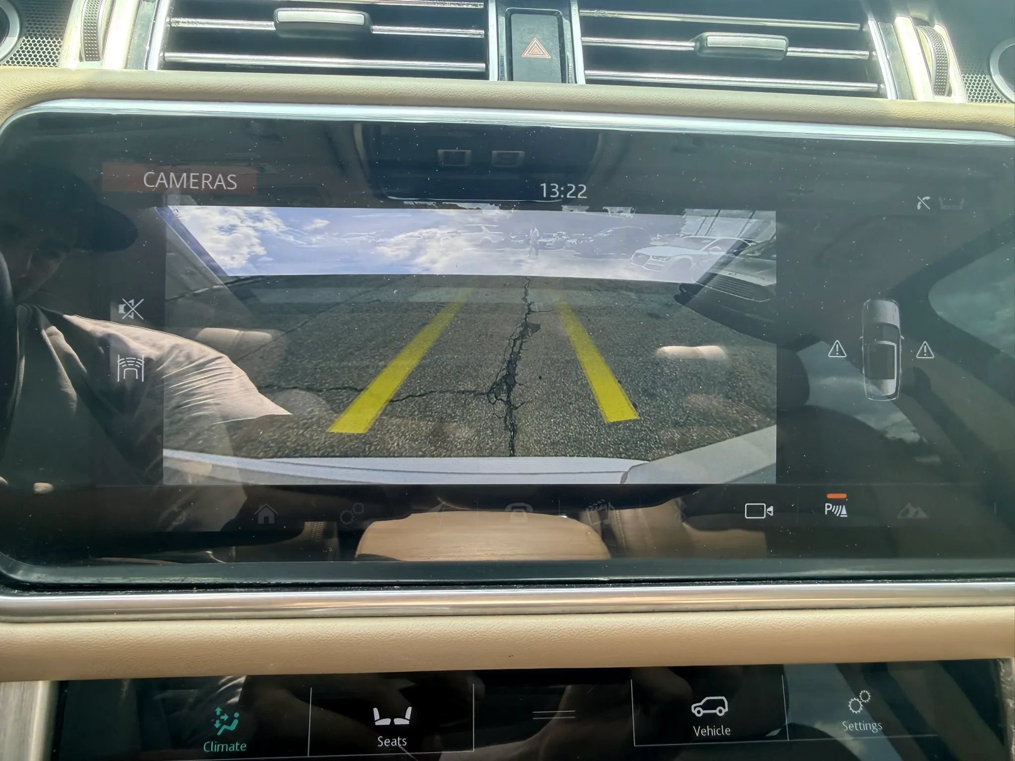 Used 2020 Land Rover Range Rover HSE AWD/4WD image 25