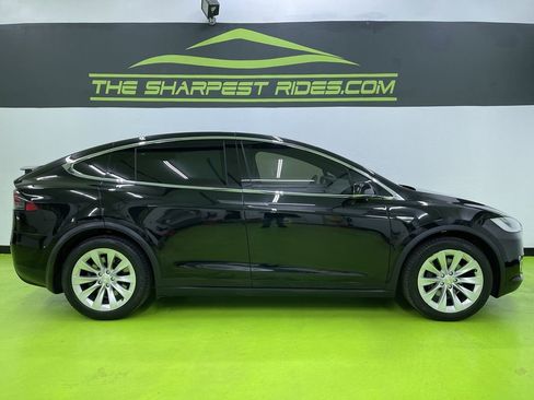 Used 2016 Tesla Model X 75D image 11