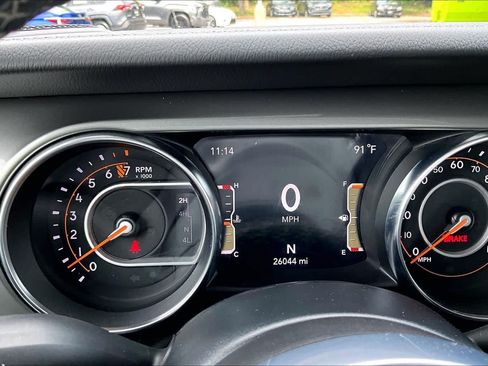 Used 2022 Jeep Wrangler Unlimited Sahara w/ LED Lighting Group AWD/4WD image 24