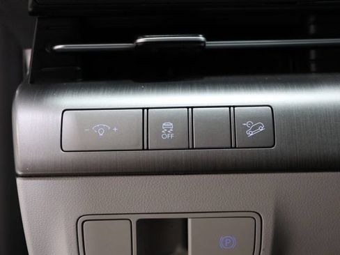 Certified 2024 Hyundai Kona SEL w/ Convenience Package FWD image 18