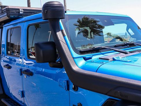 Used 2021 Jeep Gladiator Rubicon AWD/4WD image 9