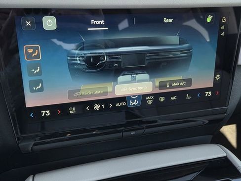 New 2026 Lincoln Navigator Reserve image 9